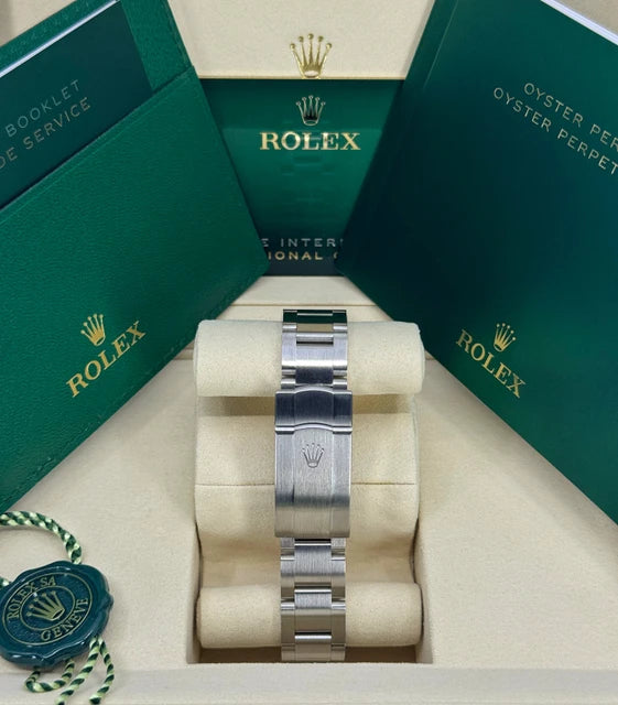 Rolex Oyster Perpetual 124200